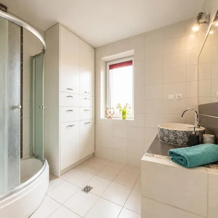 Bed & Breakfast Admiral Aqua 3*