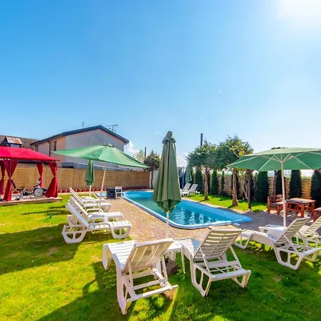 Admiral Aqua Bed & Breakfast