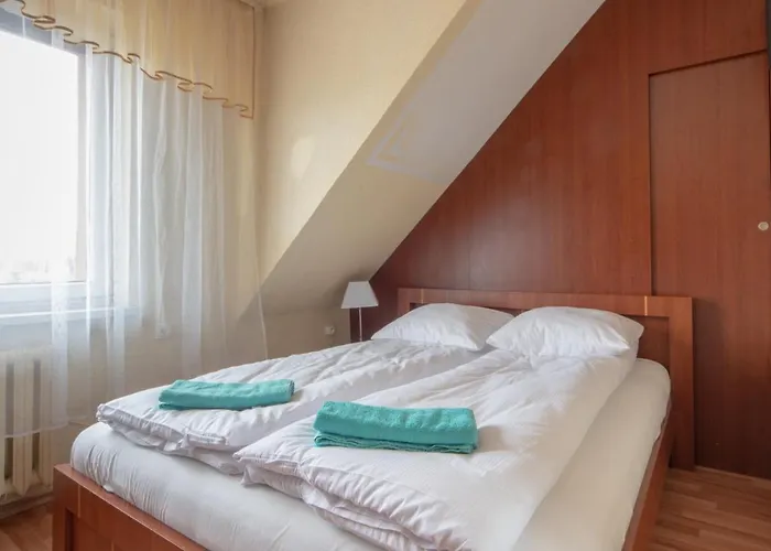 Admiral Aqua Nocleg ze śniadaniem 3*